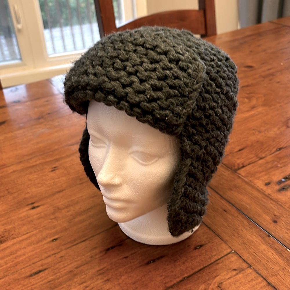 Thick knit ear flip hat